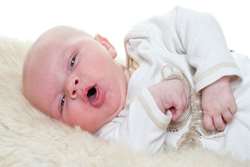 تولد دوباره نوزاد یکماهه در جهرم؛ کارشناس مرکز ارتباطات اورژانس جان این نوزاد را نجات داد