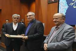 در هفتمین اجلاس روسای دانشگاه ها و دانشکده های علوم پزشکی کشور از دانشگاه علوم پزشکی جهرم به عنوان برگزیده جشنواره علوم پزشکی رازی تقدیر شد