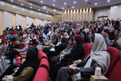 تکریم نخبه های علمی دانشگاه در شبی پرشور؛ از اهدای جوایز تحصیلی تا قرعه کشی برای سفر مشهد