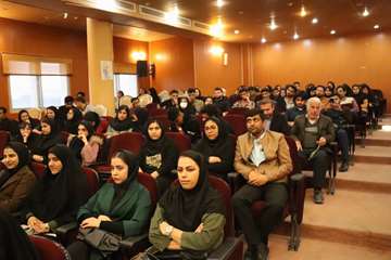 در نشستی صمیمانه، استاندار فارس با دانشجویان شهرستان جهرم دیدار و گفتگو کرد