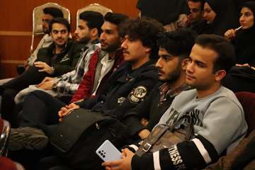 در نشستی صمیمانه، استاندار فارس با دانشجویان شهرستان جهرم دیدار و گفتگو کرد