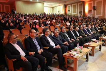 خلق لحظاتی ناب و  باشکوه در جشن بزرگ پرستاران / از ۱۸۰ پرستار نمونه و برتر دانشگاه تقدیر شد