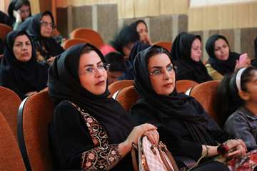 خلق لحظاتی ناب و  باشکوه در جشن بزرگ پرستاران / از ۱۸۰ پرستار نمونه و برتر دانشگاه تقدیر شد