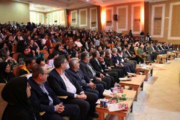 خلق لحظاتی ناب و  باشکوه در جشن بزرگ پرستاران / از ۱۸۰ پرستار نمونه و برتر دانشگاه تقدیر شد