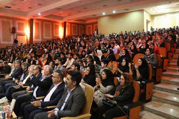 خلق لحظاتی ناب و  باشکوه در جشن بزرگ پرستاران / از ۱۸۰ پرستار نمونه و برتر دانشگاه تقدیر شد