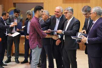 خلق لحظاتی ناب و  باشکوه در جشن بزرگ پرستاران / از ۱۸۰ پرستار نمونه و برتر دانشگاه تقدیر شد