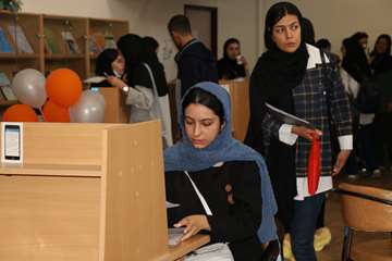 شور و شوق خانواده ها برای ثبت نام/ 284 دانشجوی جدید به جمع خانواده دانشگاه پیوستند