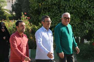 پیاده روی کارکنان
