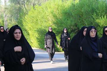 پیاده روی کارکنان
