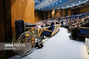 تجلیل از 3  نیکوکار جهرمی در همایش ملی تجلیل از خیران سلامت 