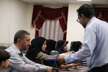 در یک جلسه معنوی از کربلائی های خادم در موکب صاحب الزمان تقدیر شد + عکس