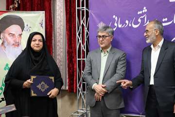 در یک جلسه معنوی از کربلائی های خادم در موکب صاحب الزمان تقدیر شد + عکس