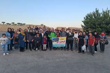 به مناسبت هفته تربیت بدنی، برنامه فرح بخش کوهپیمایی به مقصد آب چک چک با حضور بیش از ۹۰ پرسنل دانشگاه، همراه با خانواده برگزار شد