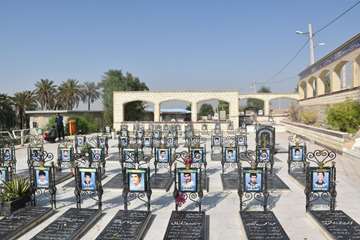 آیین گرامیداشت شهید مدافع سلامت جهرم در هفته دفاع مقدس