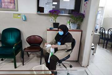 کاروان درمانی دانشگاه علوم پزشکی جهرم در شب های قدر به زائرین امام رضا (ع) خدمات رسانی کردند 