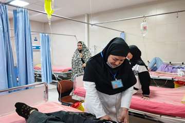 کاروان درمانی دانشگاه علوم پزشکی جهرم در شب های قدر به زائرین امام رضا (ع) خدمات رسانی کردند 