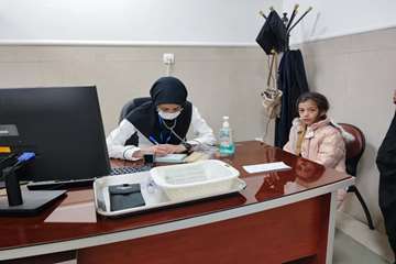 کاروان درمانی دانشگاه علوم پزشکی جهرم در شب های قدر به زائرین امام رضا (ع) خدمات رسانی کردند 