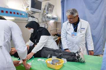 کاروان درمانی دانشگاه علوم پزشکی جهرم در شب های قدر به زائرین امام رضا (ع) خدمات رسانی کردند 