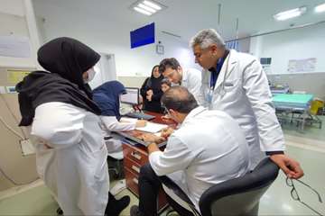 کاروان درمانی دانشگاه علوم پزشکی جهرم در شب های قدر به زائرین امام رضا (ع) خدمات رسانی کردند 