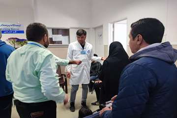 کاروان درمانی دانشگاه علوم پزشکی جهرم در شب های قدر به زائرین امام رضا (ع) خدمات رسانی کردند 