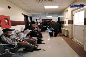 گروه جهادی سفیران سلامت بسیج جامعه پزشکی فجر انقلاب را با خدمات درمانی به خانواده های نیازمند بخش سیمکان  آغاز کرد