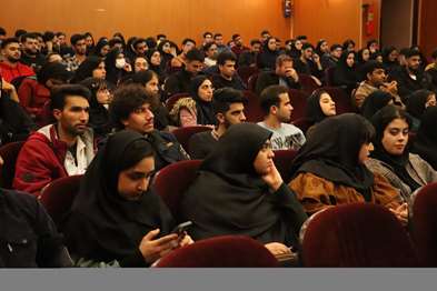 در نشستی صمیمانه، استاندار فارس با دانشجویان شهرستان جهرم دیدار و گفتگو کرد