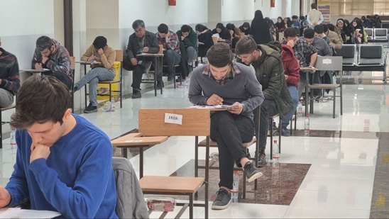 آزمون جامع علوم پایه و پیش کارورزی دانشگاه با حضور 94 شرکت کننده برگزار شد 