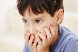 اوتیسم؛ والدین آگاه نقش اصلی در کاهش اختلالات رفتاری و گفتاری فرزند اوتیسم دارند